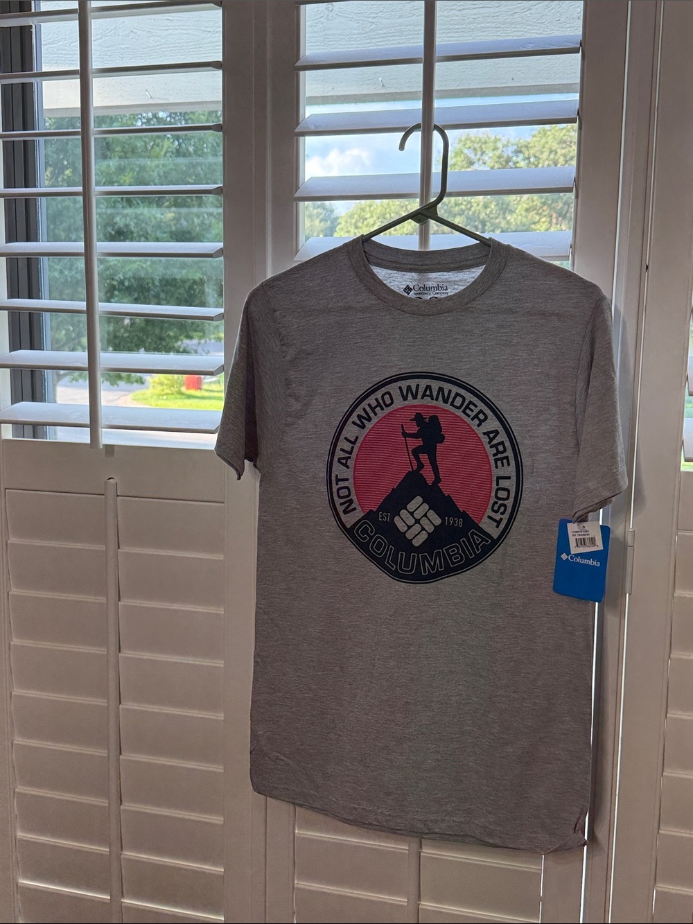 Columbia Men's Heather Gray Graphic Hiking Tee with Red Accent